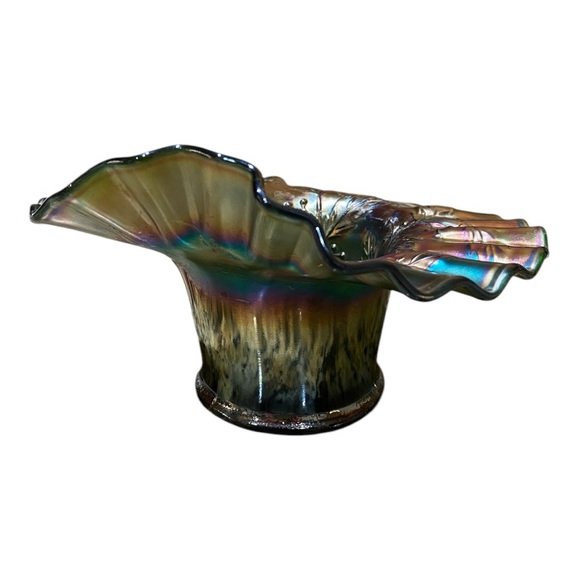 Fenton Iridescent Glass Art Bowl / Hat w/ crimped edge gold green holly & berry - Picture 6 of 11